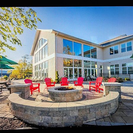 فندق فاكيشن فيليدج إن ذا بيركشايرز هانكوك المظهر الخارجي الصورة The Lake Campus