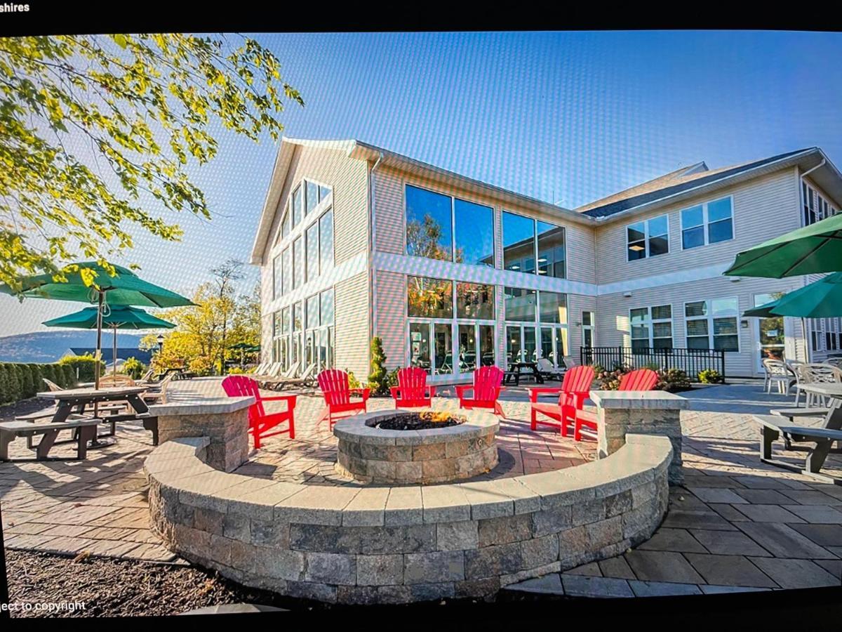 فندق فاكيشن فيليدج إن ذا بيركشايرز هانكوك المظهر الخارجي الصورة The Lake Campus