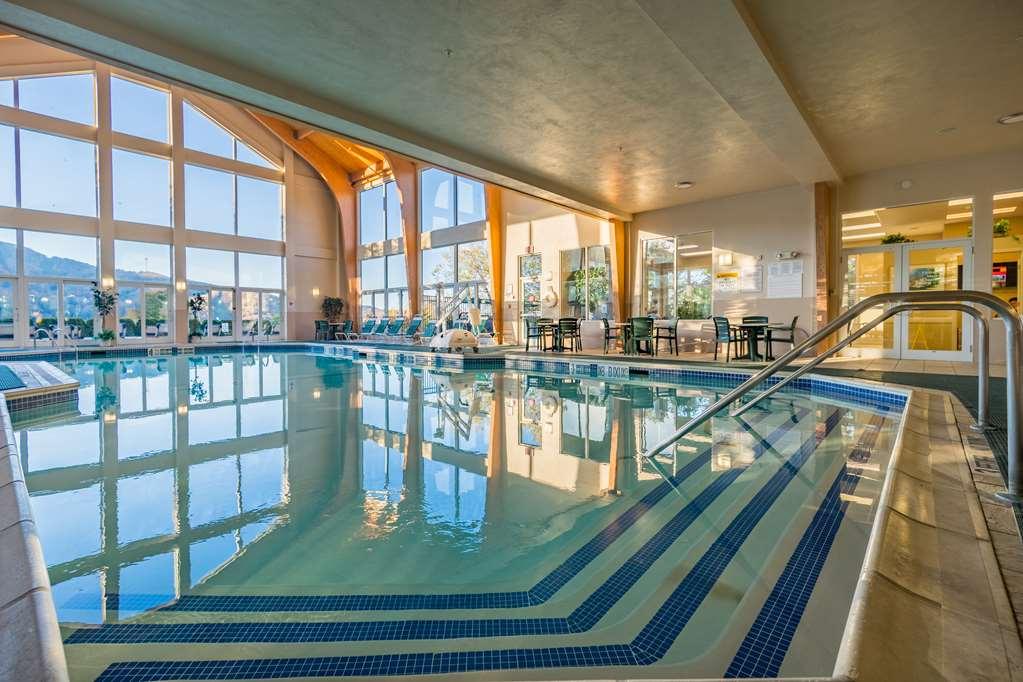 فندق فاكيشن فيليدج إن ذا بيركشايرز هانكوك المرافق الصورة The indoor pool at the Grand Sierra Resort