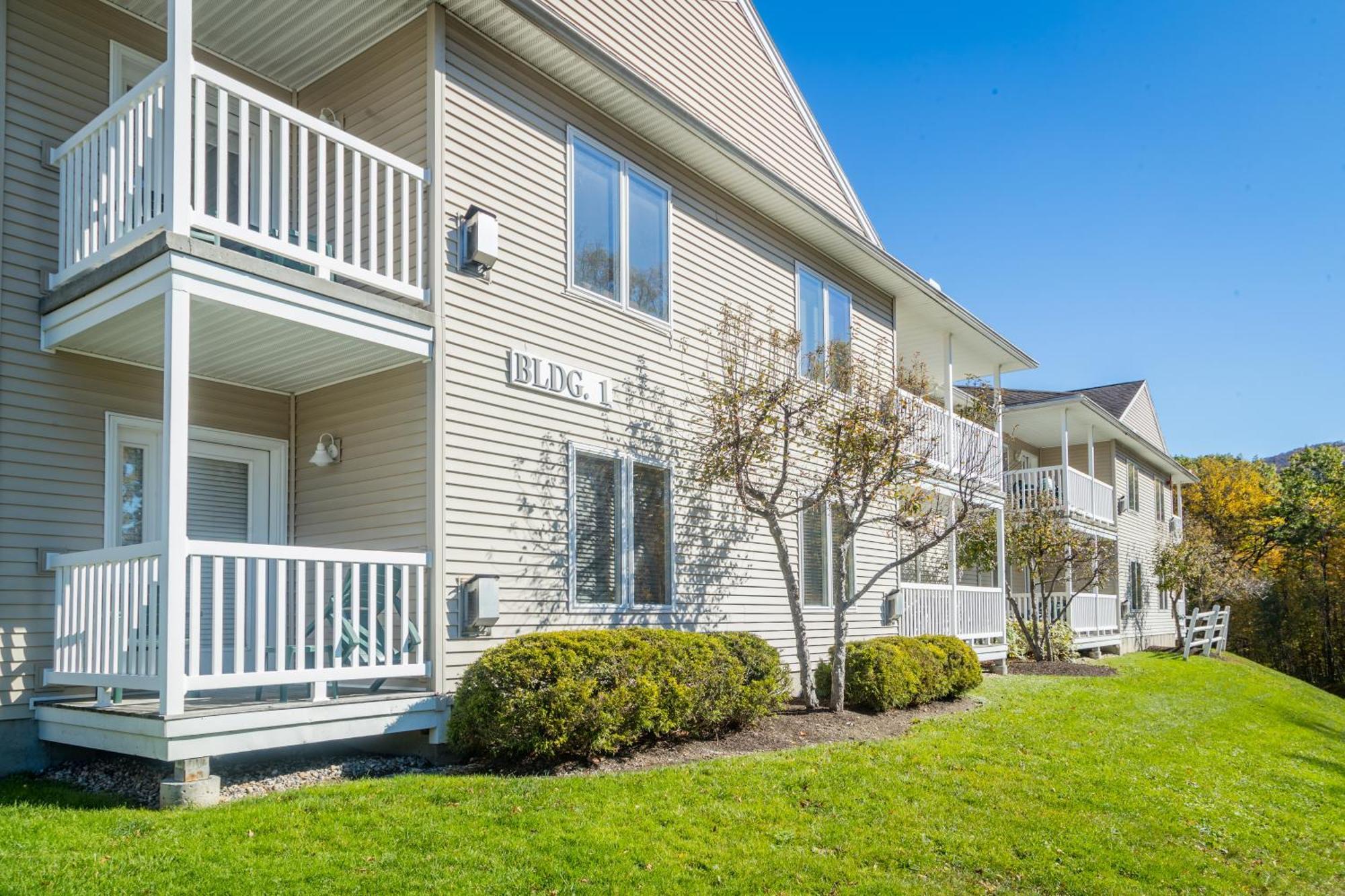 فندق فاكيشن فيليدج إن ذا بيركشايرز هانكوك المظهر الخارجي الصورة The Village at Riverview