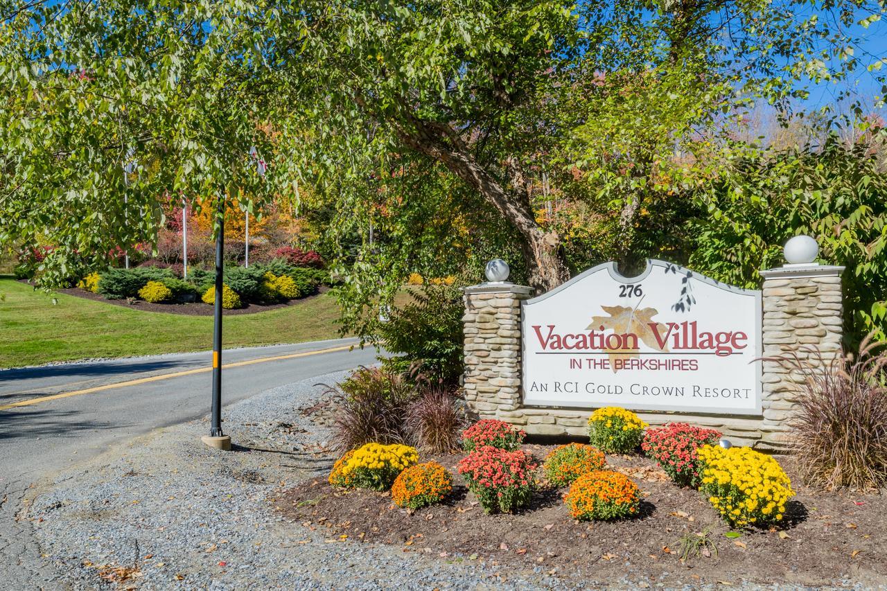 فندق فاكيشن فيليدج إن ذا بيركشايرز هانكوك المظهر الخارجي الصورة Entrance to Vacation Village at the Preserve