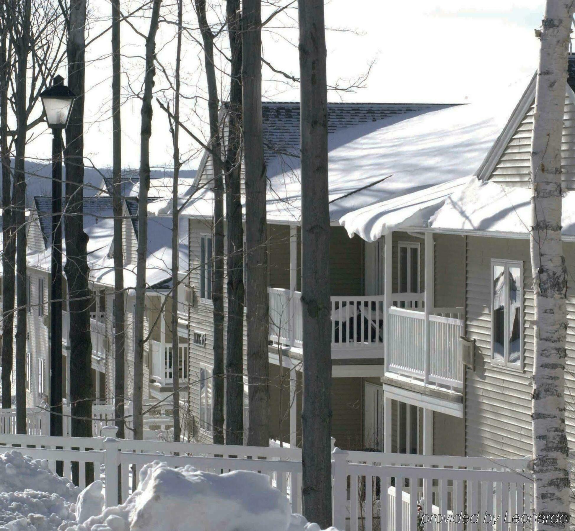 فندق فاكيشن فيليدج إن ذا بيركشايرز هانكوك المظهر الخارجي الصورة The Village at Sun Peaks
